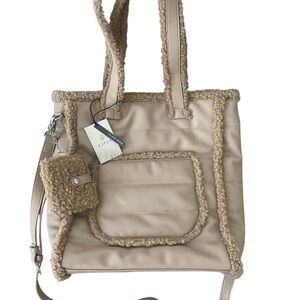 Chic Beige Tote Bag with Shearling Trim